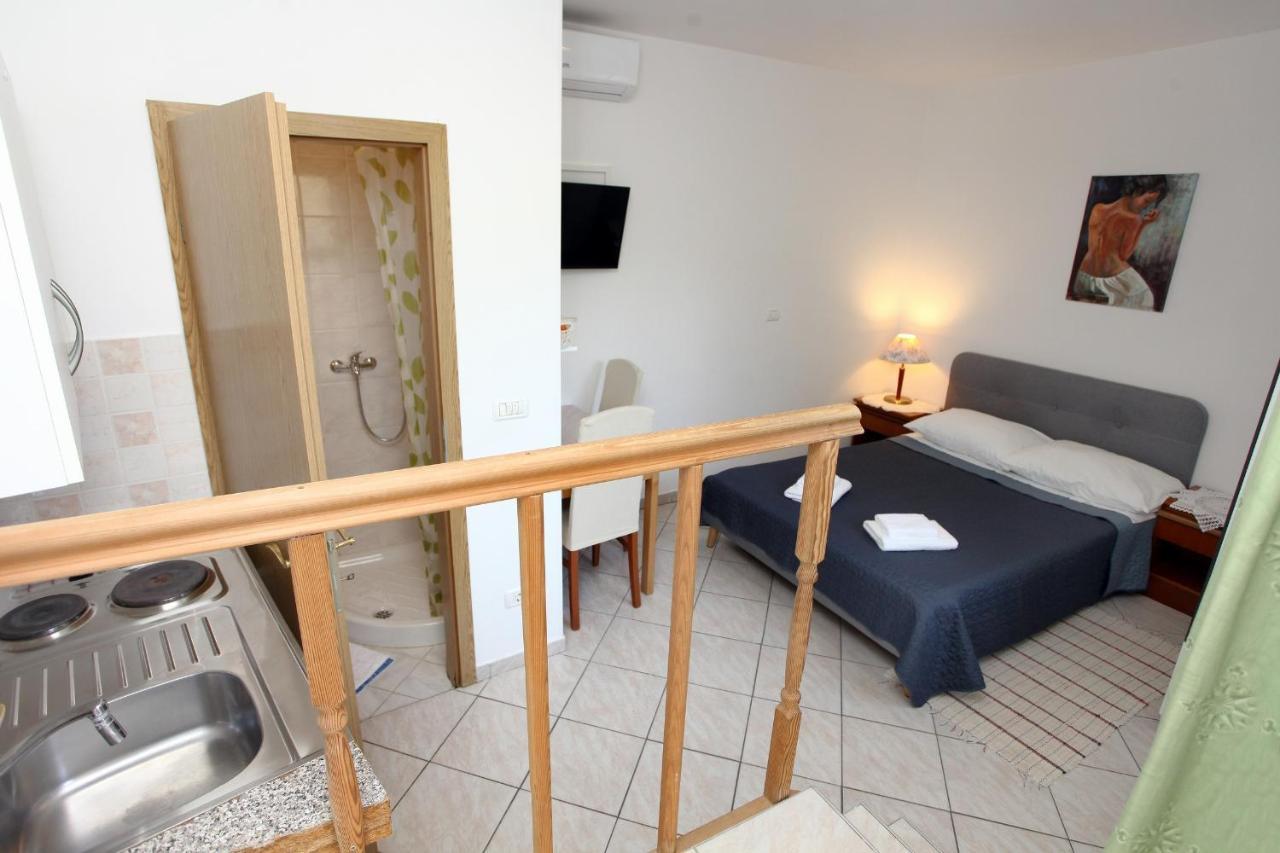 Bozena Studio Kneb Portoroz Bagian luar foto